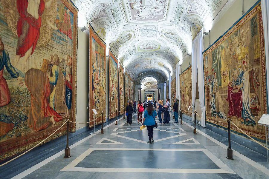 Экскурсия по Ватикану: Ватиканские музеи и Сикстинская капелла (фото 4)